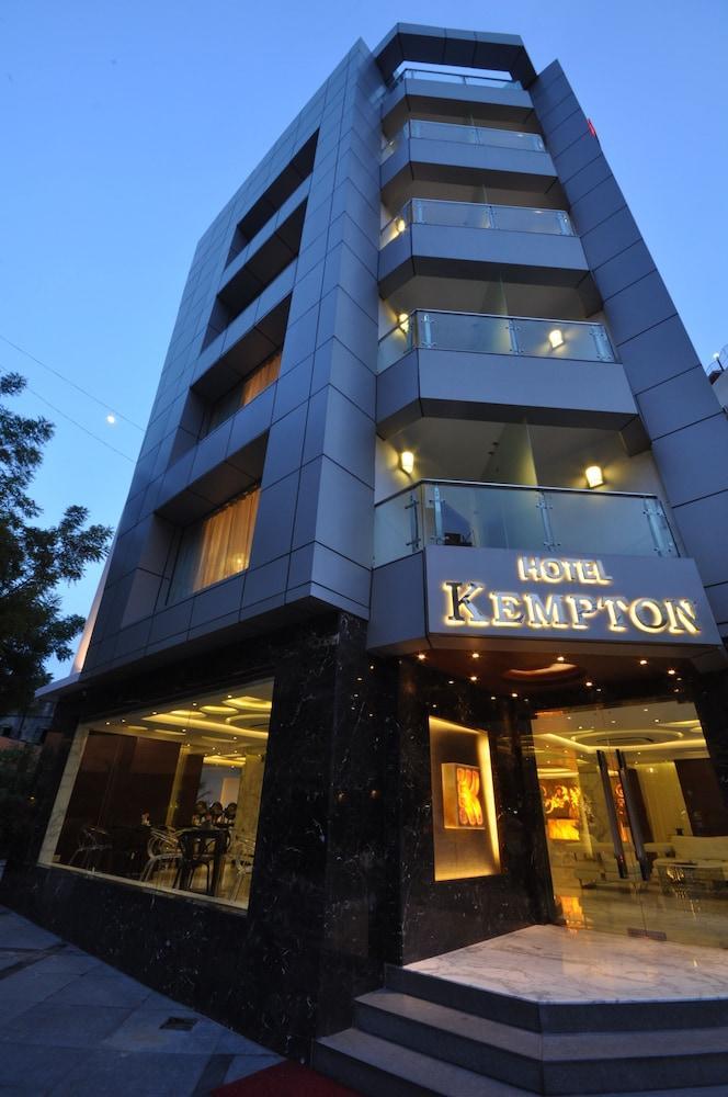 Kempton Hotel Колката Екстер'єр фото