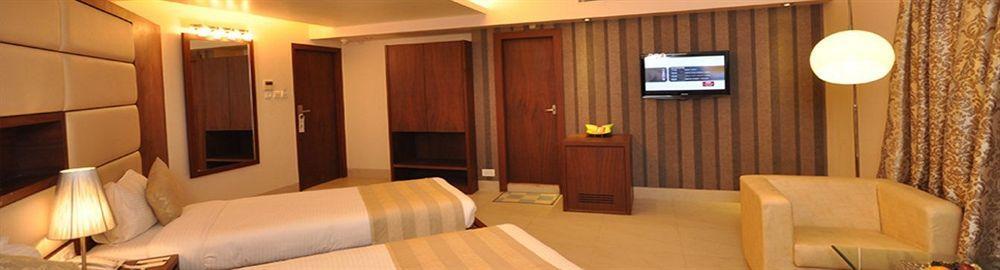 Kempton Hotel Колката Екстер'єр фото