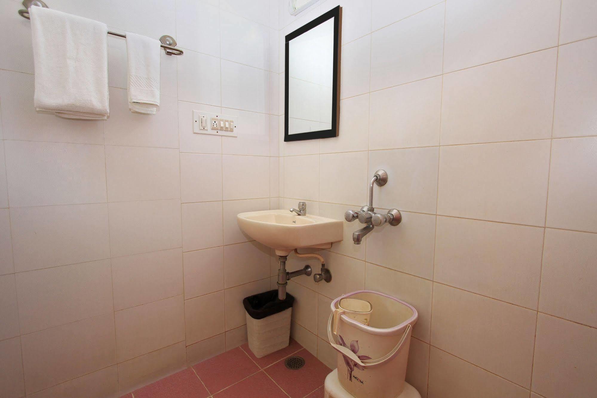 Kempton Hotel Колката Екстер'єр фото