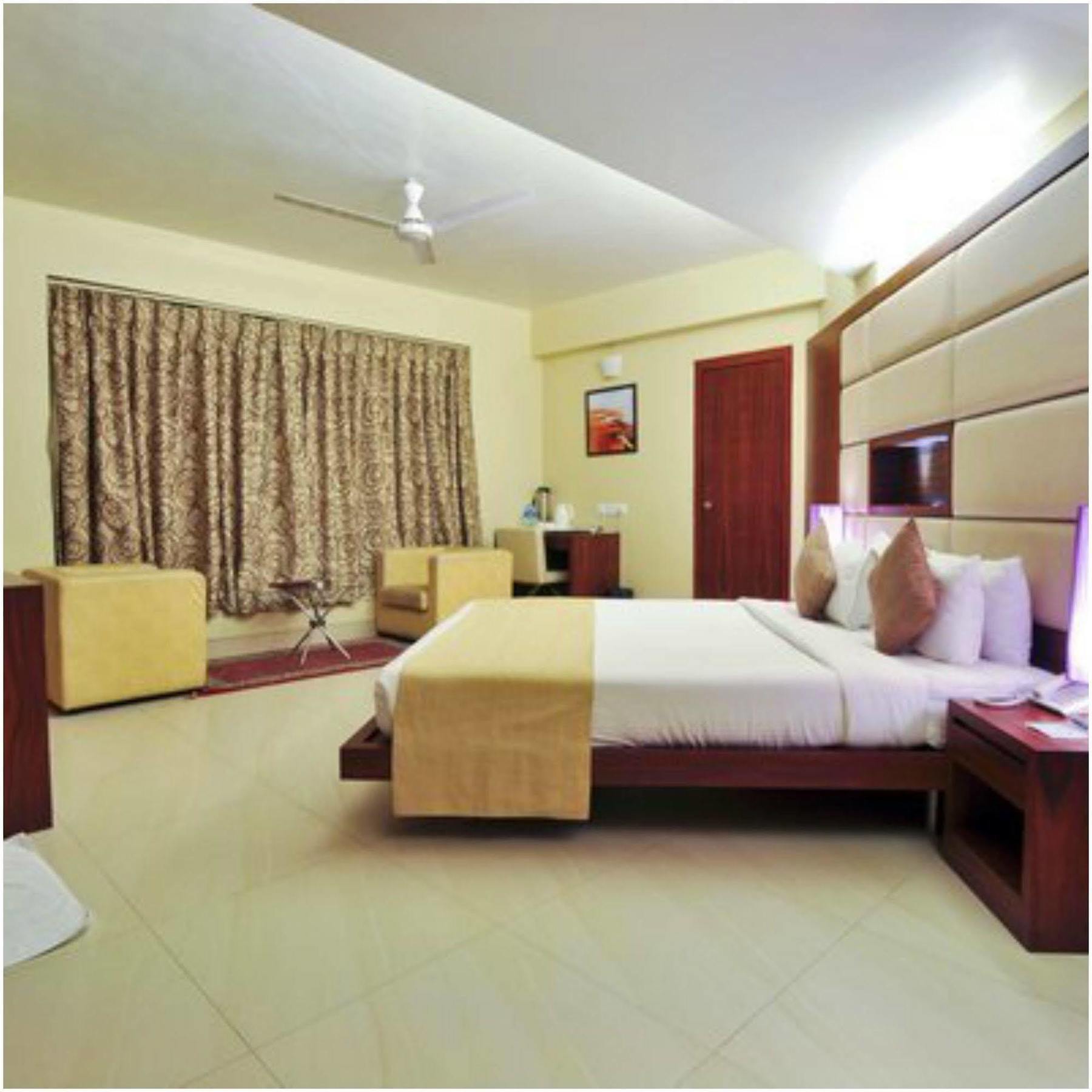 Kempton Hotel Колката Екстер'єр фото