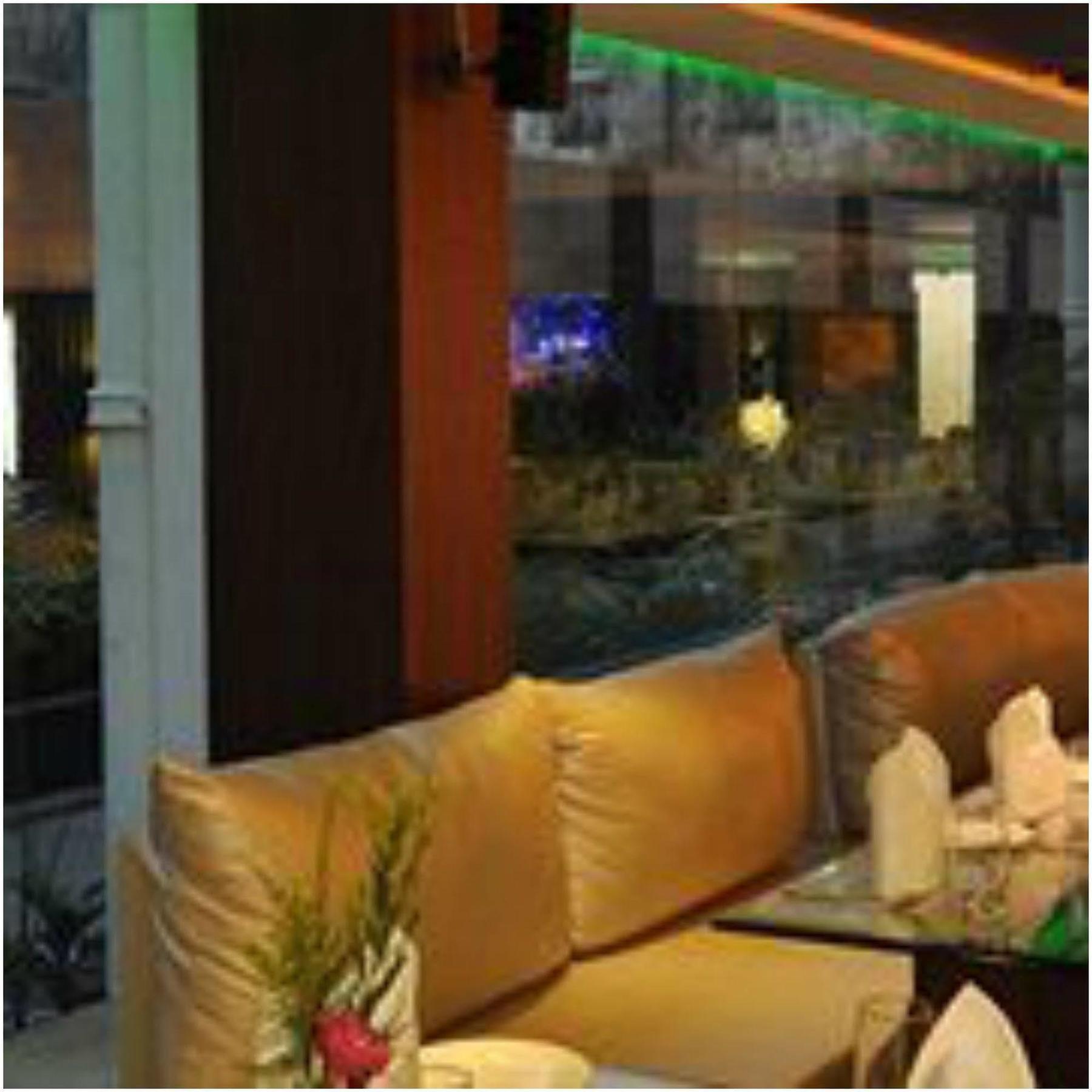 Kempton Hotel Колката Екстер'єр фото