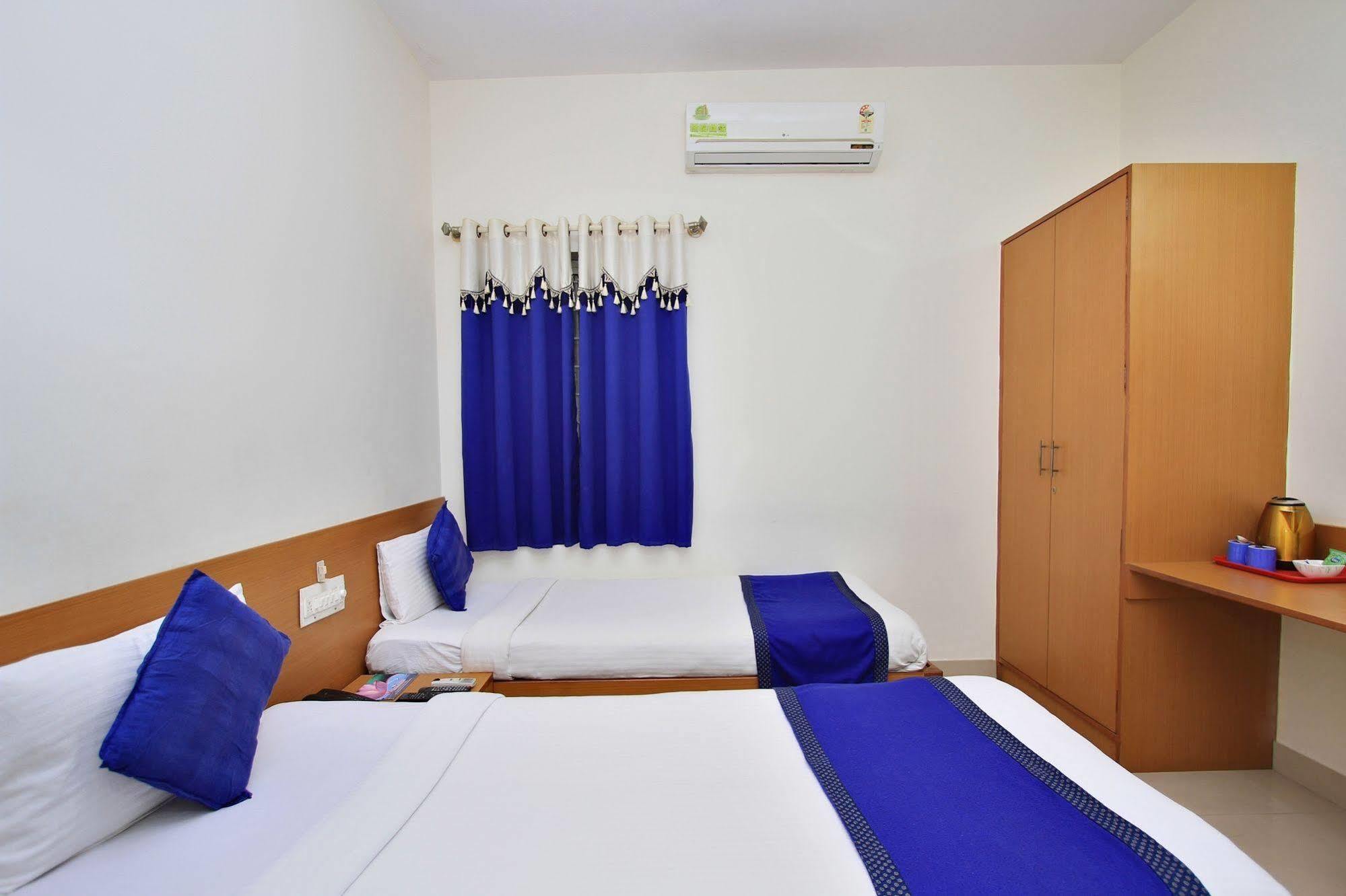 Kempton Hotel Колката Екстер'єр фото